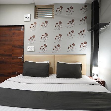 Hotel Sai Inn, Ahmedabad Airport Extérieur photo