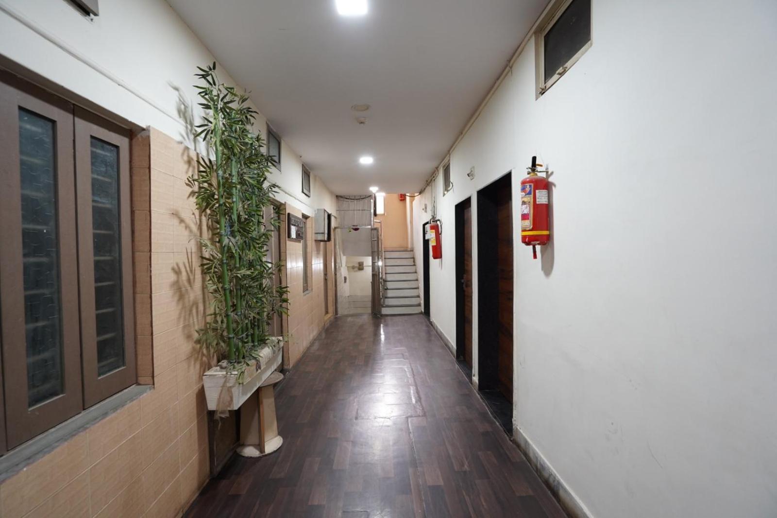 Hotel Sai Inn, Ahmedabad Airport Extérieur photo